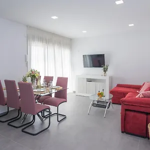 https://poris-corralejo-beachfront-seaview-4-rubi-by-holidayshome.in-canary-islands.com