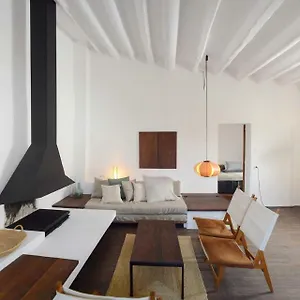 https://stylish-refurbished-townhouse-casa-javier.topcostabravahotels.com